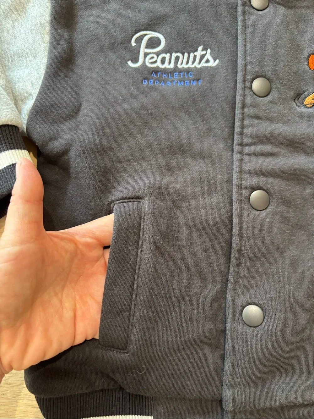 H&M kid black and grey snoopy bomber jacket, US 3/4T